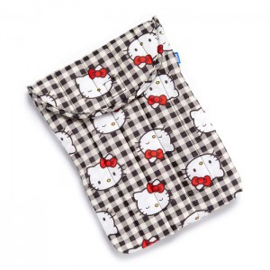 Hello Kitty Hello Kitty x Baggu 50th Anniversary Puffy Laptop Sleeve (Black Gingham) Černé | CZ_HK33252